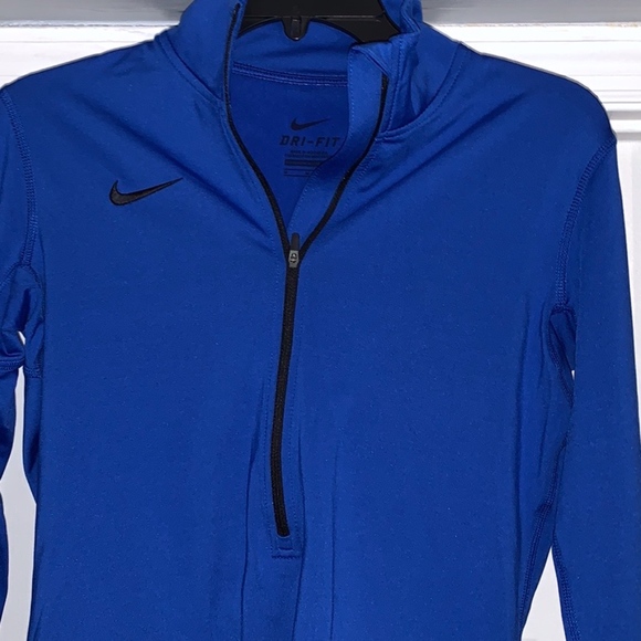 Dri Fit Nike Pullover - Picture 3 of 5